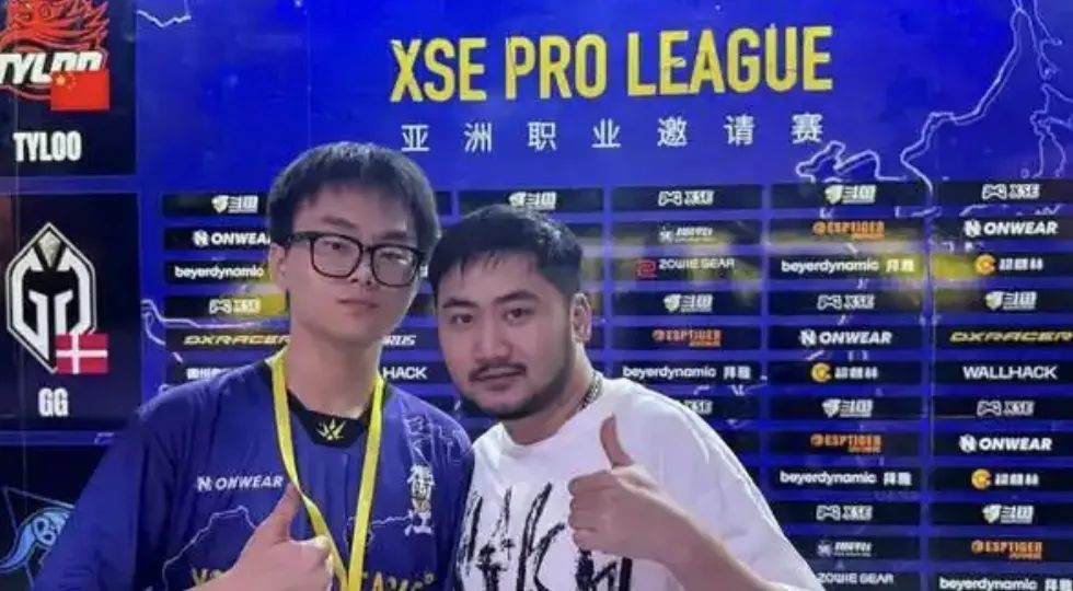 前游戏一哥宣布退休,称直播累还赔钱,网友:是你让csgo火遍中国!其回应我没那么伟大!