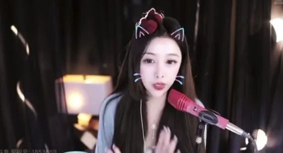 网友让女主播开价,多少钱能出来玩,主播回怼3000万,网友评价你这是欢乐豆吧!