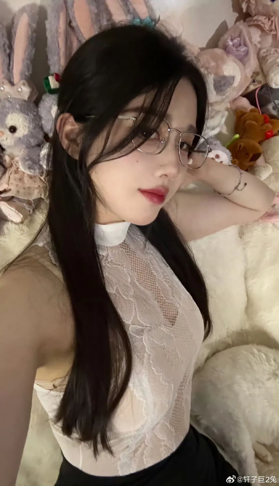 轩子巨2兔表示直播不赚钱,纯兴趣爱好!推出30元包月计划,引发网友热议!