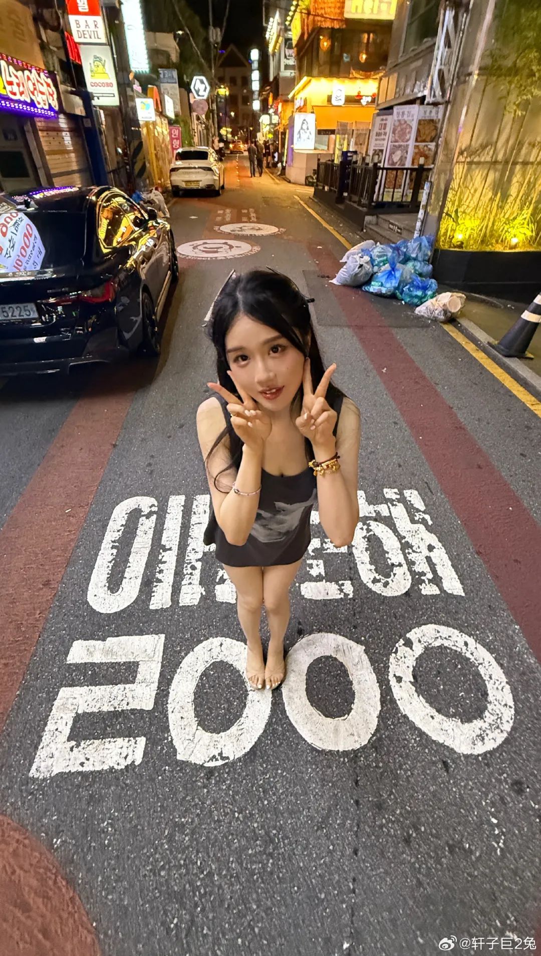 轩子巨2兔晒美照！网友锐评其靠擦边起号，轩子回应：直播你是一集没看，造谣你张嘴就来！