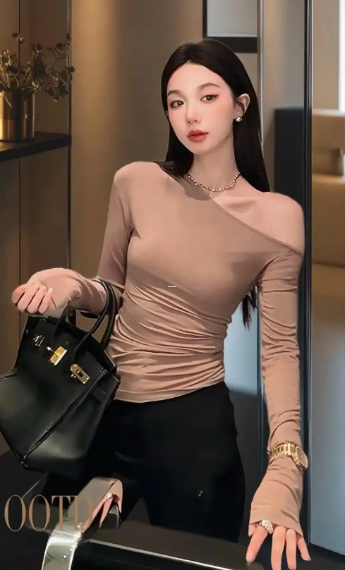 明星恋情曝光引发网友热议