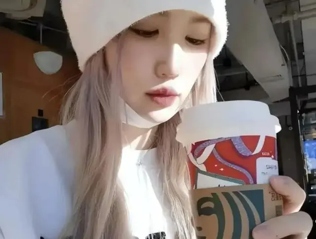 马蓉移民生活揭秘:离婚后的金发转变